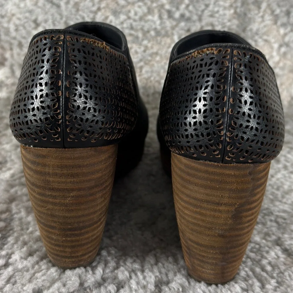 Dr. Scholls Size 7.5 Perforated Wedge Heel Ankle Booties Black‎ Women